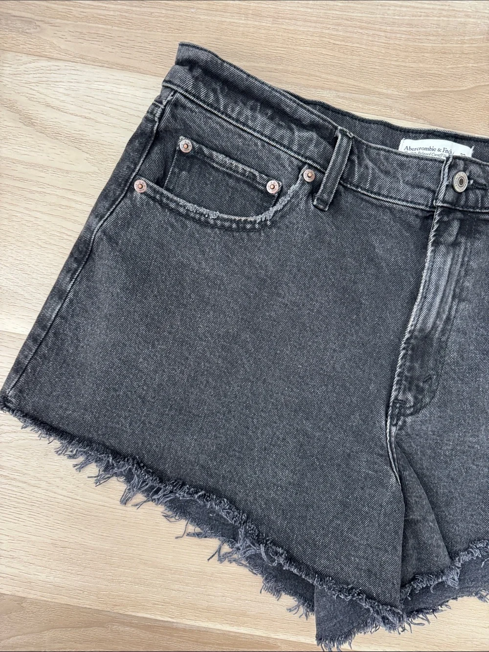 A&F - The 90’s Relaxed Cut Off Shorts High Rise Curve Love